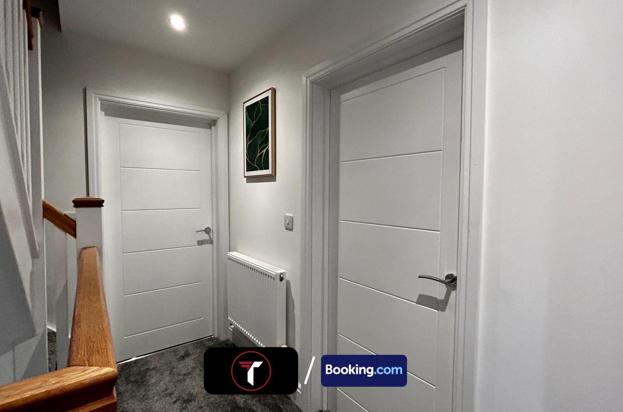 Spacious 4 Bedroom By Tara Stays Short Lets & Serviced Accommodation Aldershot With Free Wifi & Garden 외부 사진